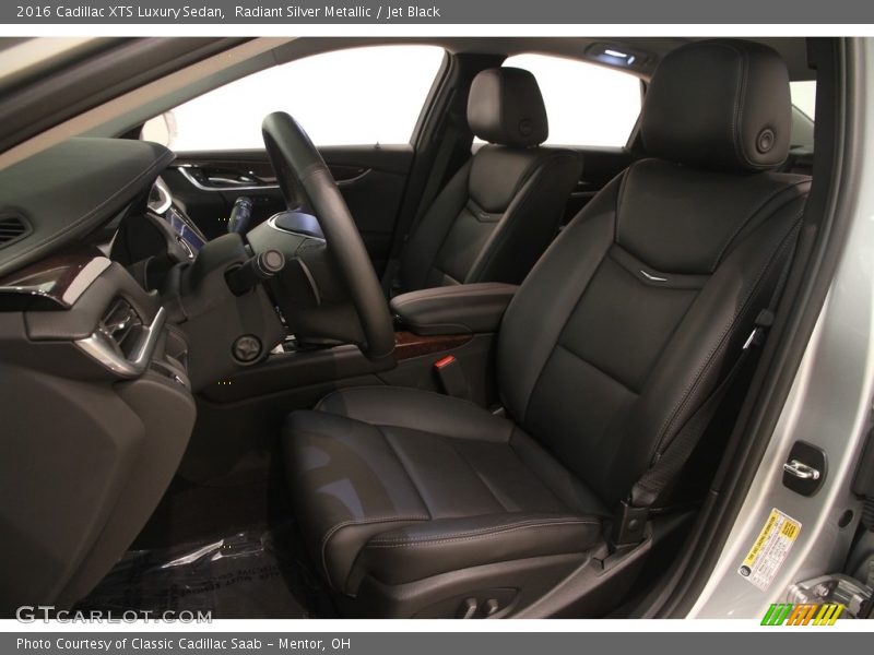 Radiant Silver Metallic / Jet Black 2016 Cadillac XTS Luxury Sedan