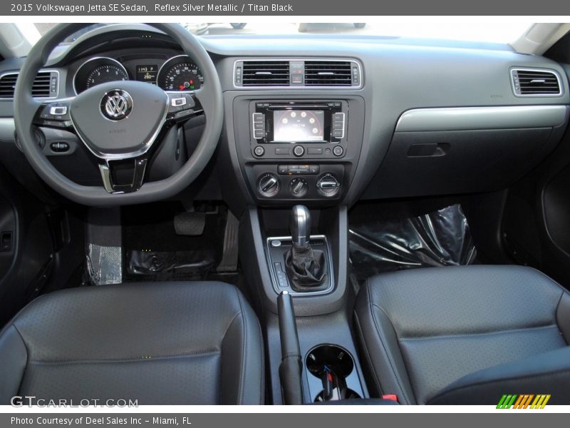 Reflex Silver Metallic / Titan Black 2015 Volkswagen Jetta SE Sedan