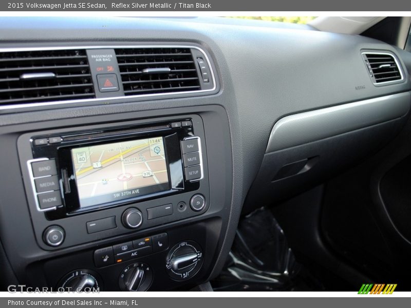 Reflex Silver Metallic / Titan Black 2015 Volkswagen Jetta SE Sedan