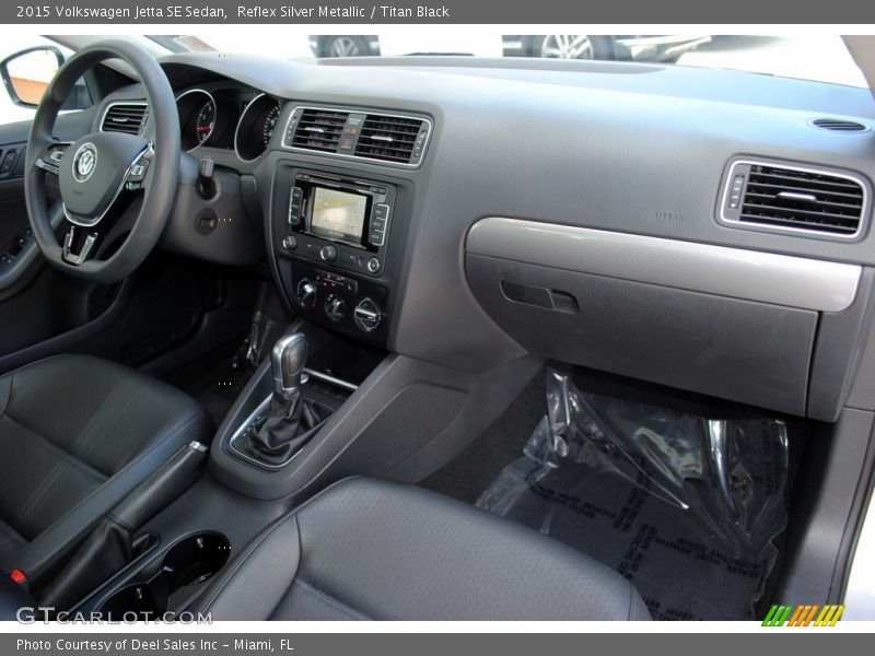 Reflex Silver Metallic / Titan Black 2015 Volkswagen Jetta SE Sedan