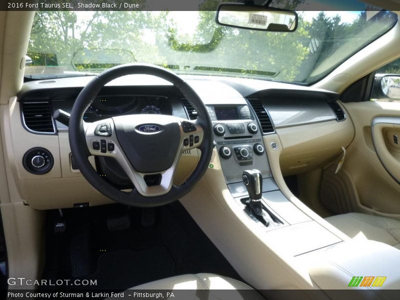 Shadow Black / Dune 2016 Ford Taurus SEL