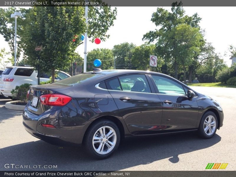 Tungsten Metallic / Jet Black 2017 Chevrolet Cruze LT