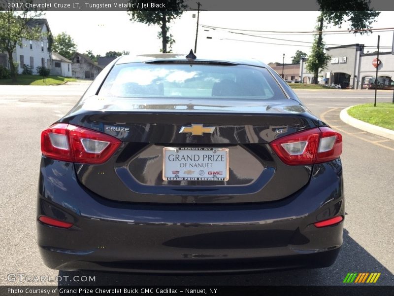 Tungsten Metallic / Jet Black 2017 Chevrolet Cruze LT