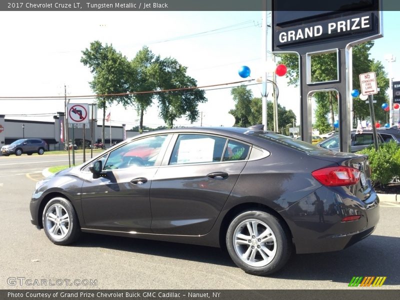 Tungsten Metallic / Jet Black 2017 Chevrolet Cruze LT