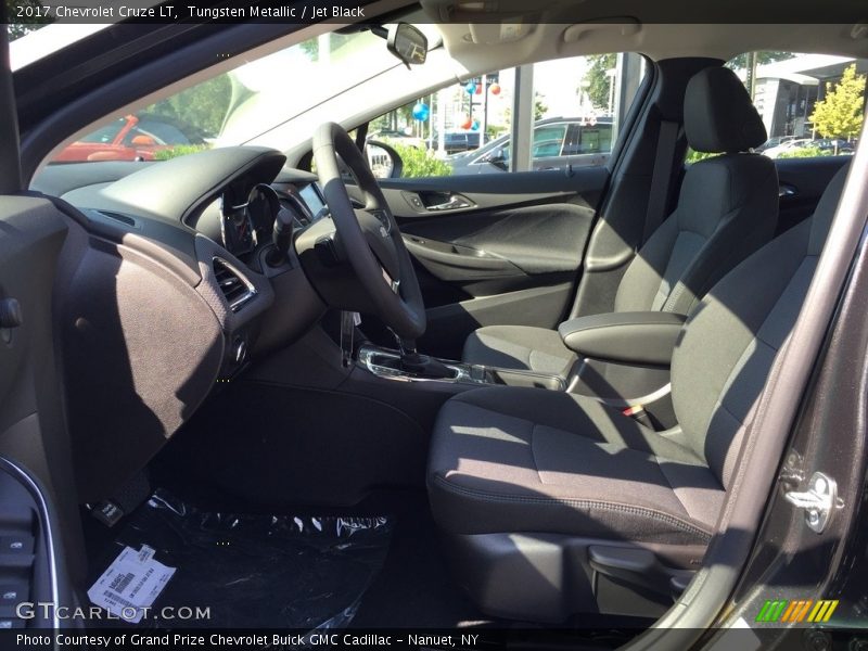 Tungsten Metallic / Jet Black 2017 Chevrolet Cruze LT