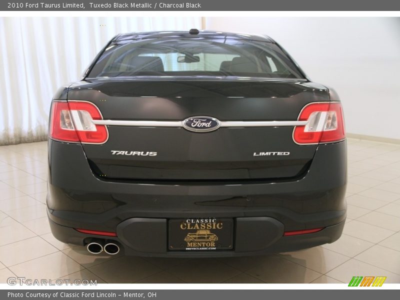 Tuxedo Black Metallic / Charcoal Black 2010 Ford Taurus Limited