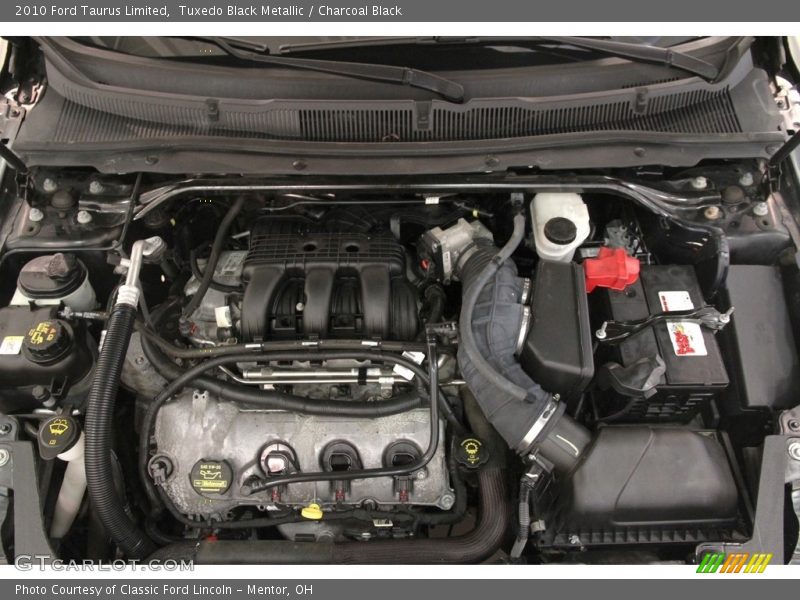 Tuxedo Black Metallic / Charcoal Black 2010 Ford Taurus Limited