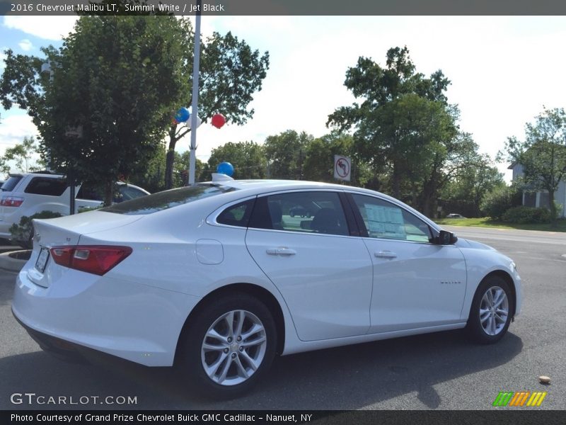 Summit White / Jet Black 2016 Chevrolet Malibu LT