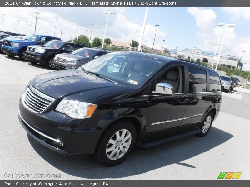 Front 3/4 View of 2011 Town & Country Touring - L