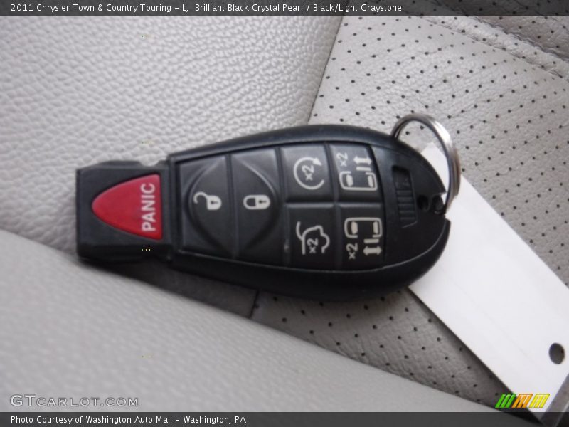 Brilliant Black Crystal Pearl / Black/Light Graystone 2011 Chrysler Town & Country Touring - L