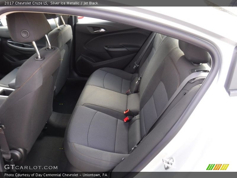 Silver Ice Metallic / Jet Black 2017 Chevrolet Cruze LS