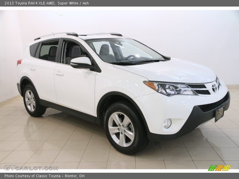 Super White / Ash 2013 Toyota RAV4 XLE AWD