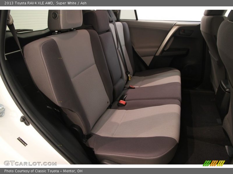 Super White / Ash 2013 Toyota RAV4 XLE AWD