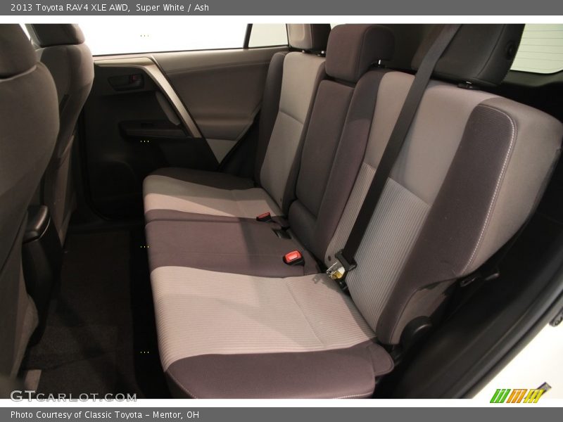 Super White / Ash 2013 Toyota RAV4 XLE AWD
