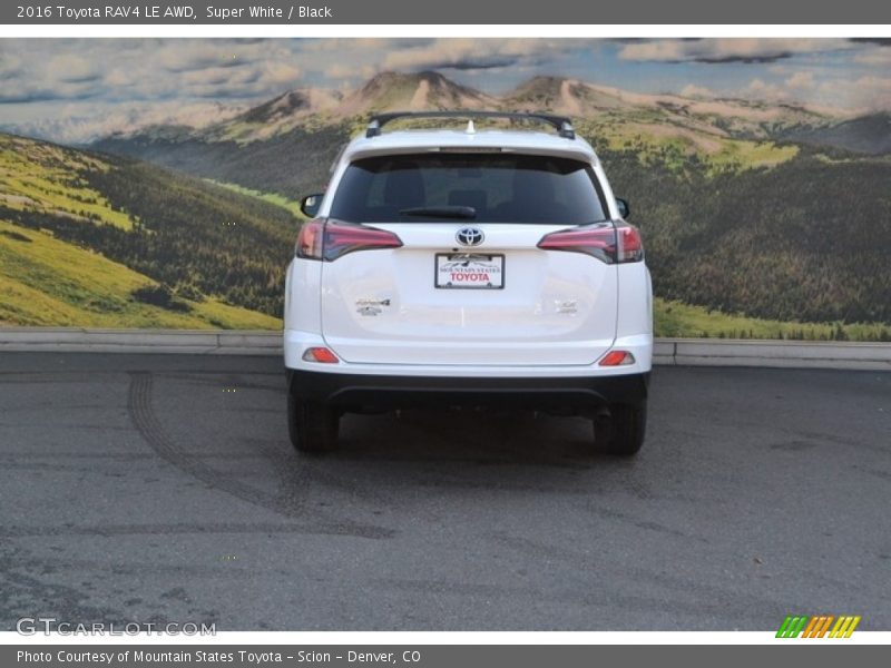 Super White / Black 2016 Toyota RAV4 LE AWD
