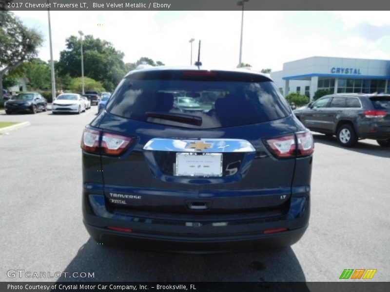 Blue Velvet Metallic / Ebony 2017 Chevrolet Traverse LT