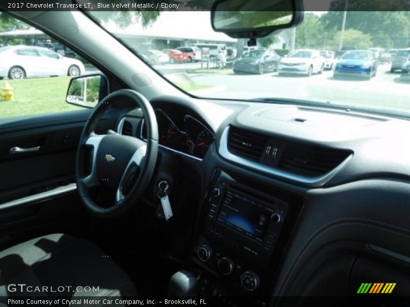 Blue Velvet Metallic / Ebony 2017 Chevrolet Traverse LT