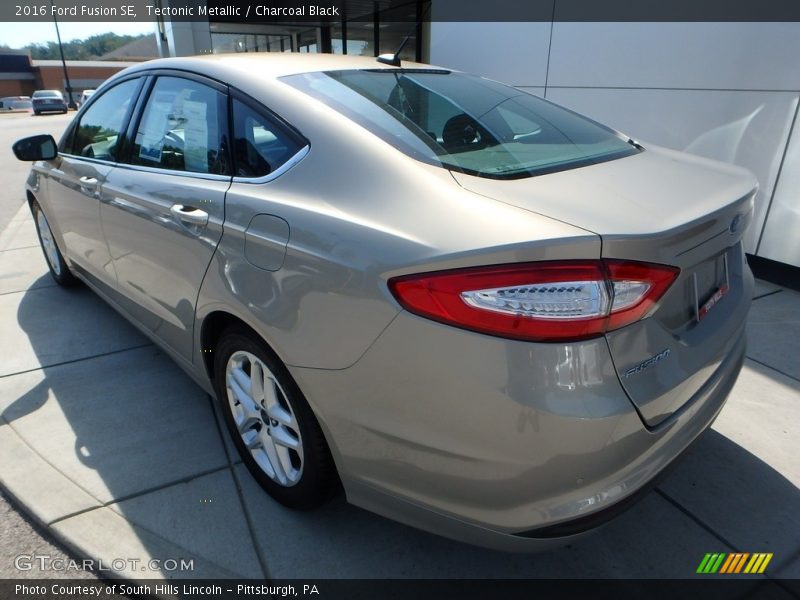 Tectonic Metallic / Charcoal Black 2016 Ford Fusion SE