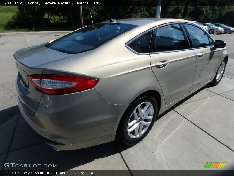Tectonic Metallic / Charcoal Black 2016 Ford Fusion SE