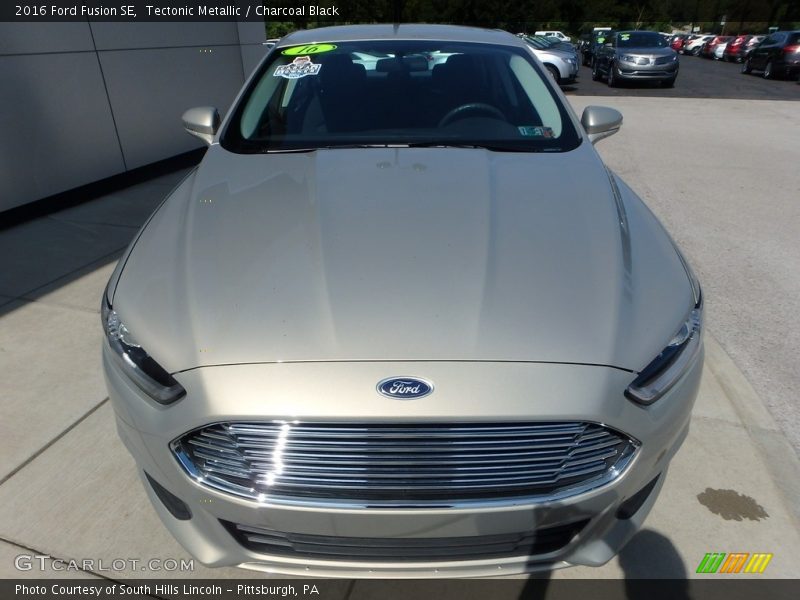 Tectonic Metallic / Charcoal Black 2016 Ford Fusion SE