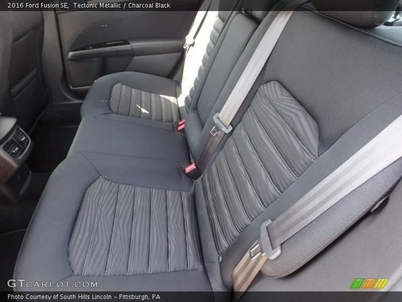 Tectonic Metallic / Charcoal Black 2016 Ford Fusion SE
