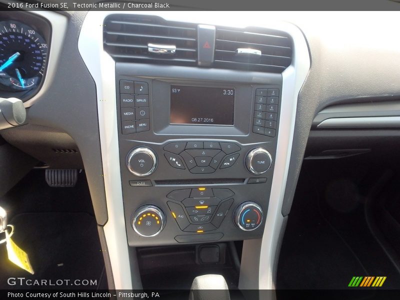 Tectonic Metallic / Charcoal Black 2016 Ford Fusion SE