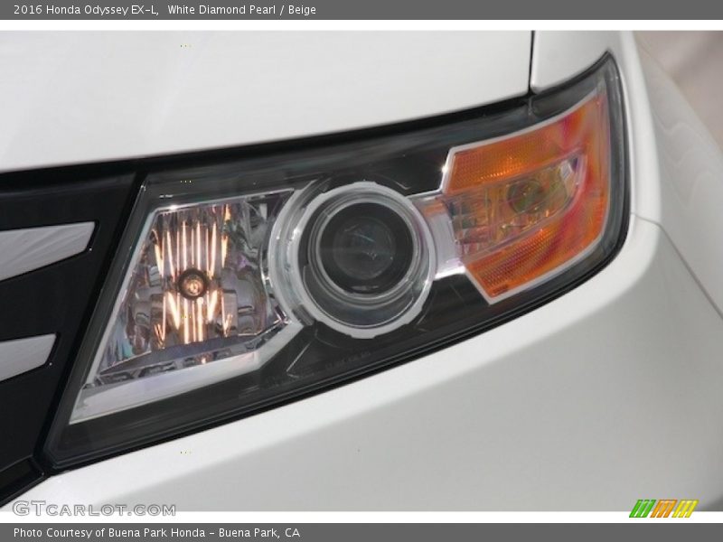 White Diamond Pearl / Beige 2016 Honda Odyssey EX-L