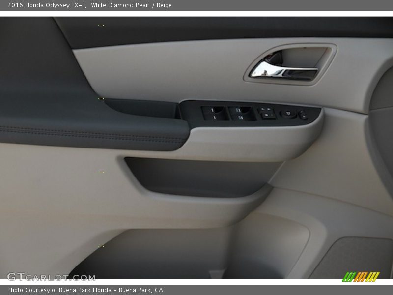 White Diamond Pearl / Beige 2016 Honda Odyssey EX-L