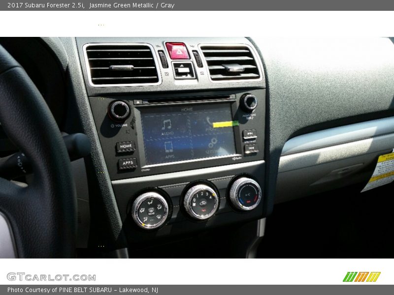 Jasmine Green Metallic / Gray 2017 Subaru Forester 2.5i