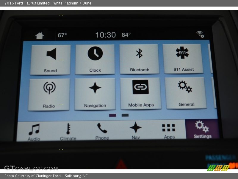 White Platinum / Dune 2016 Ford Taurus Limited