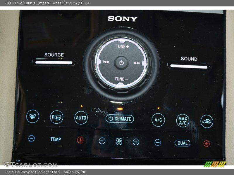 White Platinum / Dune 2016 Ford Taurus Limited