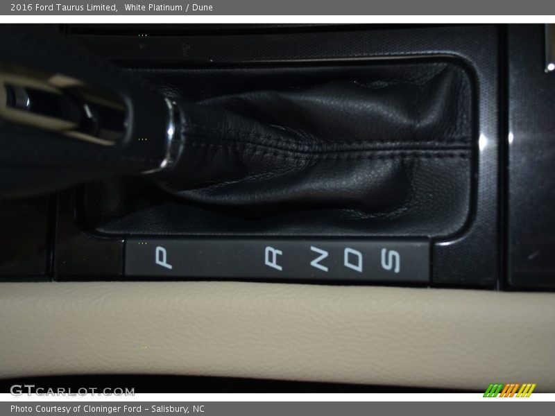 White Platinum / Dune 2016 Ford Taurus Limited