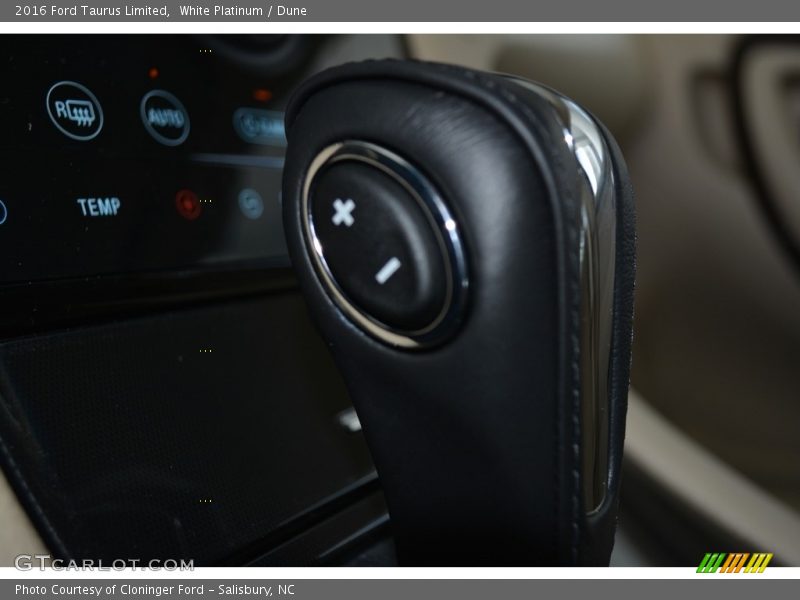 White Platinum / Dune 2016 Ford Taurus Limited