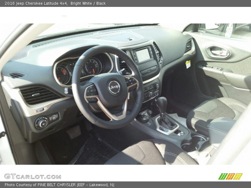 Bright White / Black 2016 Jeep Cherokee Latitude 4x4
