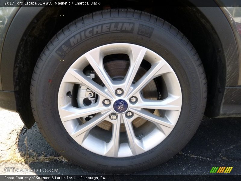 Magnetic / Charcoal Black 2017 Ford Escape SE 4WD