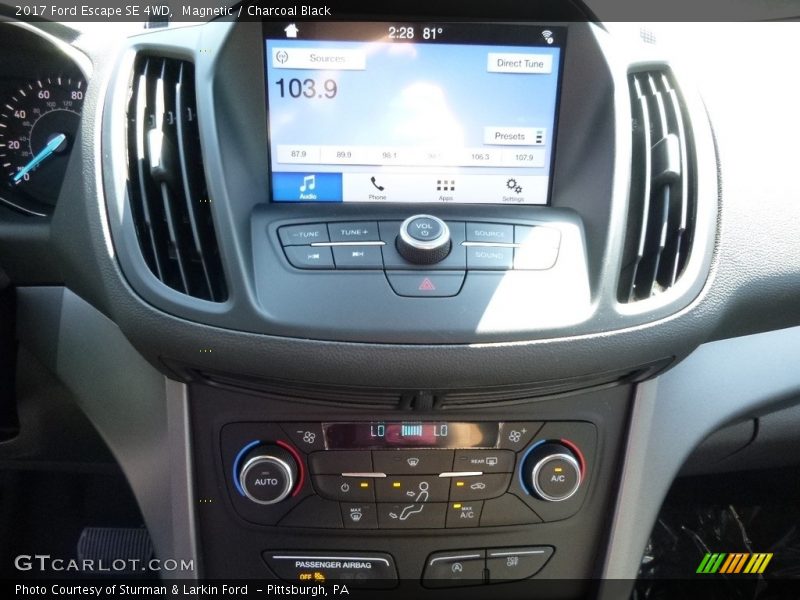 Magnetic / Charcoal Black 2017 Ford Escape SE 4WD