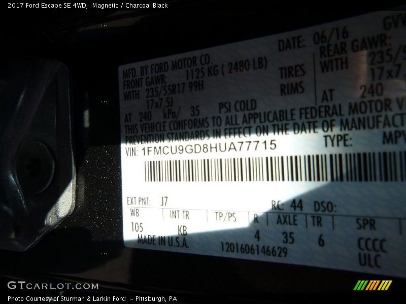 Magnetic / Charcoal Black 2017 Ford Escape SE 4WD