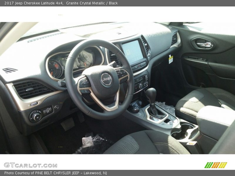 Granite Crystal Metallic / Black 2017 Jeep Cherokee Latitude 4x4