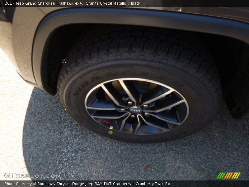 Granite Crystal Metallic / Black 2017 Jeep Grand Cherokee Trailhawk 4x4