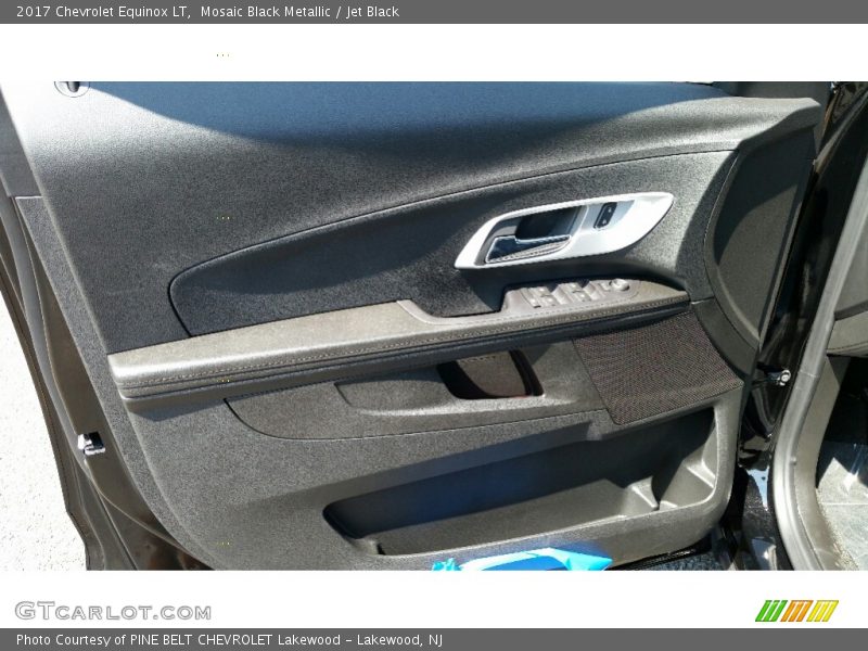Mosaic Black Metallic / Jet Black 2017 Chevrolet Equinox LT