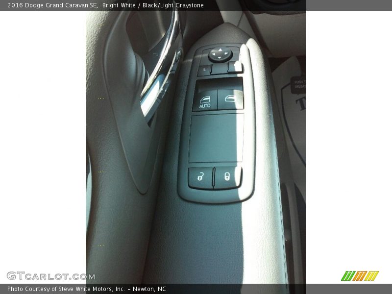Bright White / Black/Light Graystone 2016 Dodge Grand Caravan SE