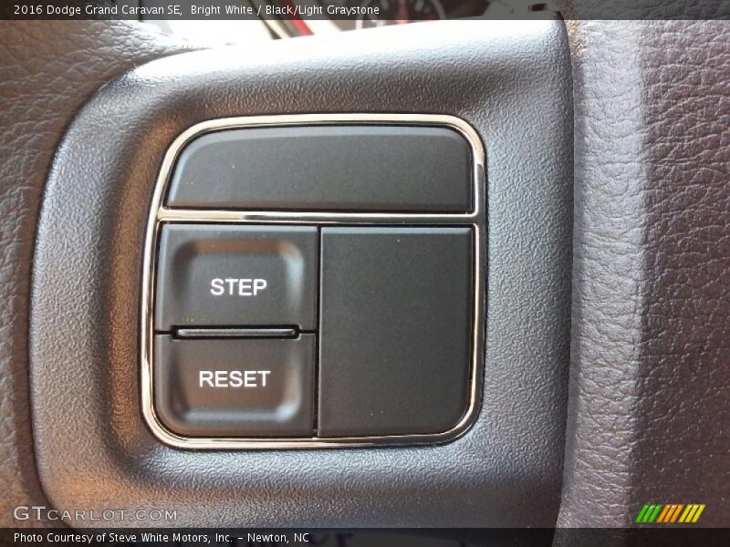 Bright White / Black/Light Graystone 2016 Dodge Grand Caravan SE