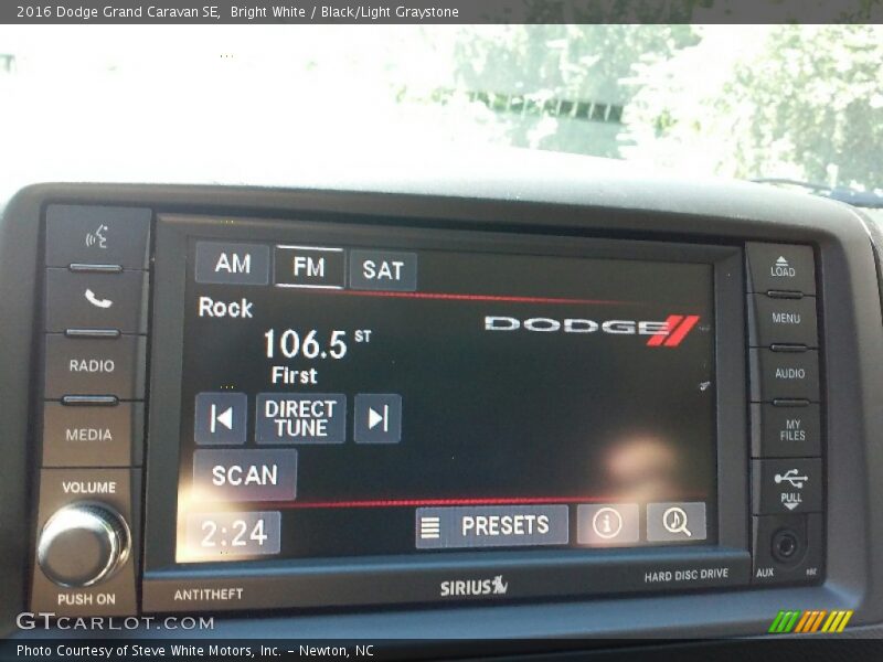 Bright White / Black/Light Graystone 2016 Dodge Grand Caravan SE