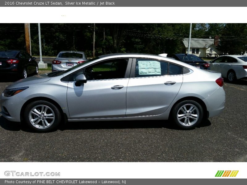 Silver Ice Metallic / Jet Black 2016 Chevrolet Cruze LT Sedan