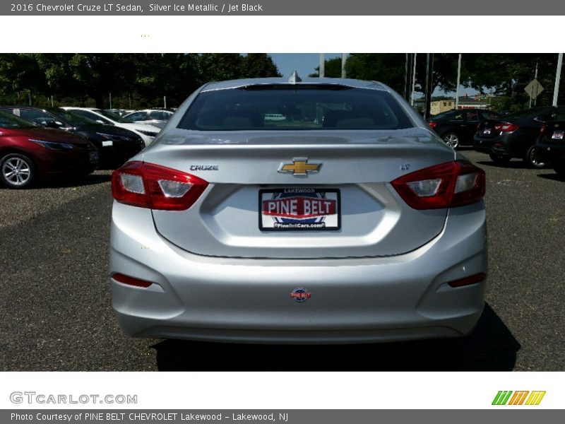 Silver Ice Metallic / Jet Black 2016 Chevrolet Cruze LT Sedan