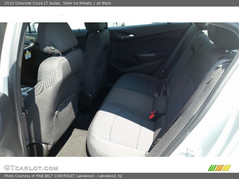 Silver Ice Metallic / Jet Black 2016 Chevrolet Cruze LT Sedan