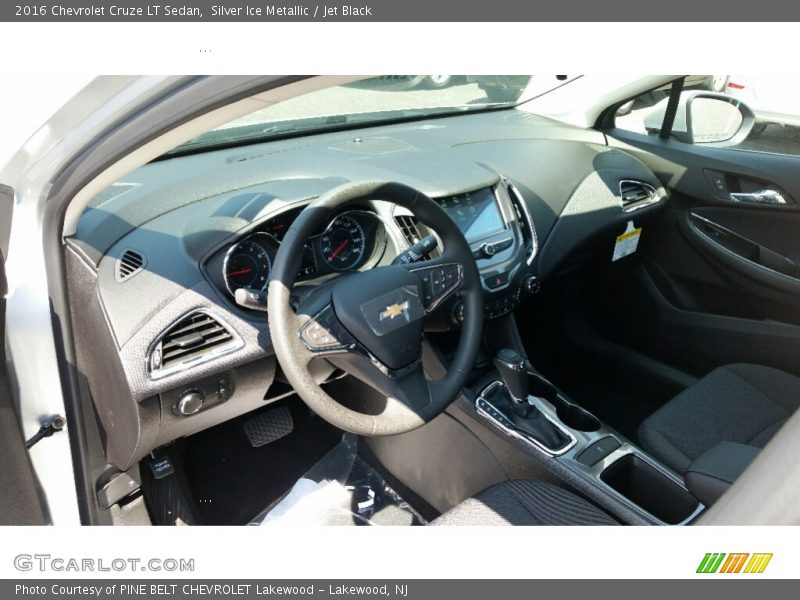 Silver Ice Metallic / Jet Black 2016 Chevrolet Cruze LT Sedan