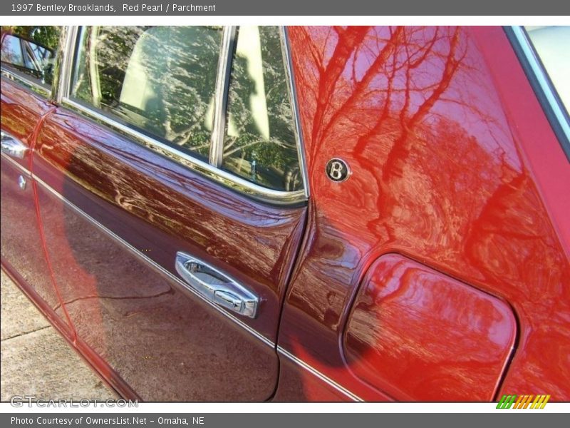 Red Pearl / Parchment 1997 Bentley Brooklands