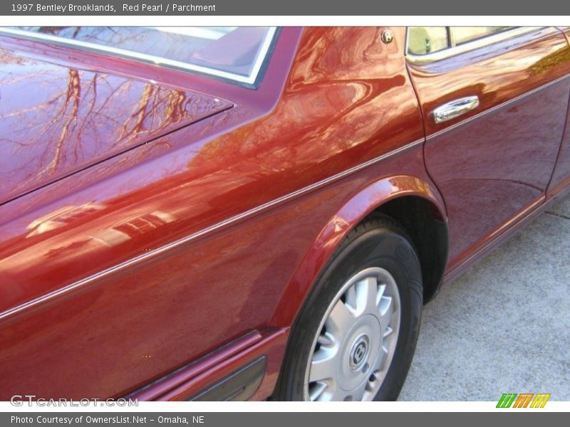 Red Pearl / Parchment 1997 Bentley Brooklands