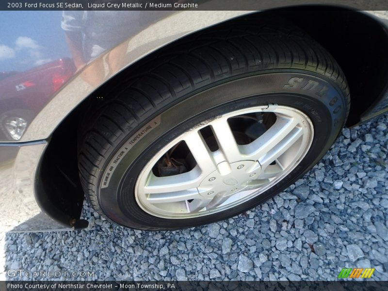 Liquid Grey Metallic / Medium Graphite 2003 Ford Focus SE Sedan